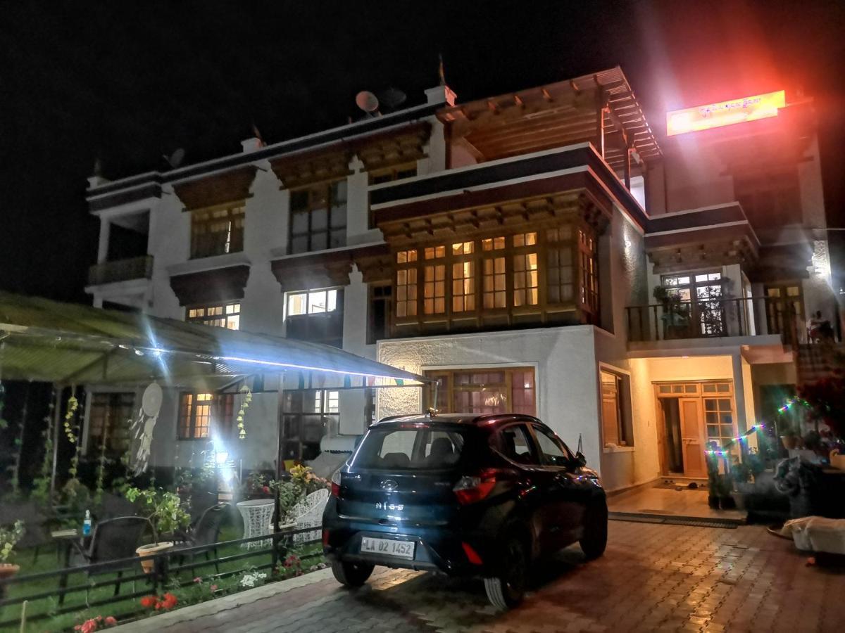Gangs-Shun Homestay Лех Экстерьер фото